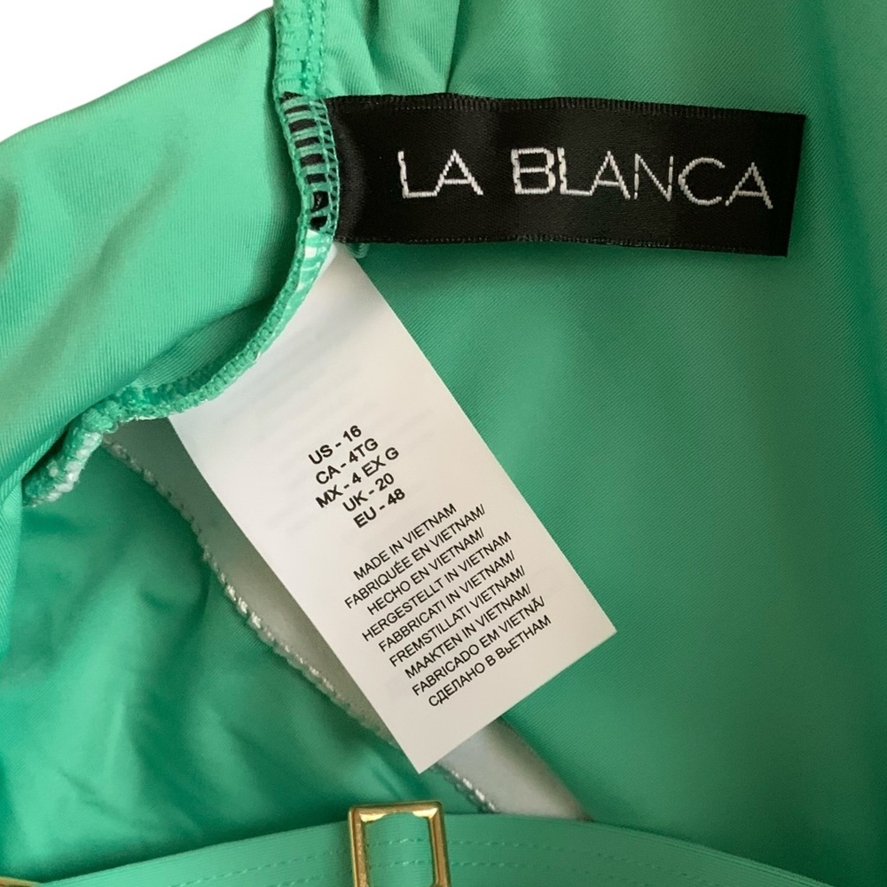 LA BLANCA One Piece Swimsuit! Retail $120 - Picture 5 of 7